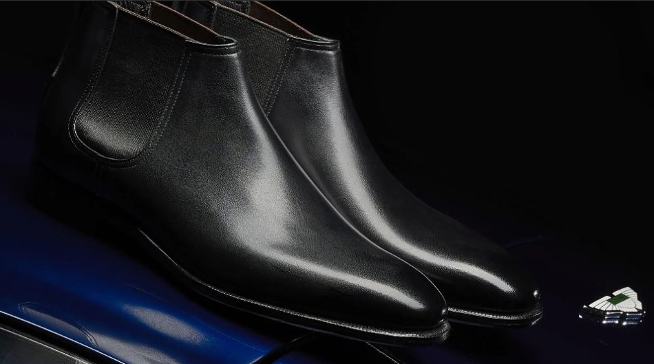 Crockett & Jones créé la boots basse Chelsea Hamilton pour les 60 ans de James Bond