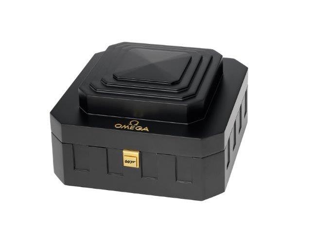 Omega Seamaster Aqua Terra : une pièce unique en or pour célébrer le 50ème anniversaire de Goldfinger Omega Seamaster Aqua Terra : une pièce unique en or pour célébrer le 50ème anniversaire de Goldfinger