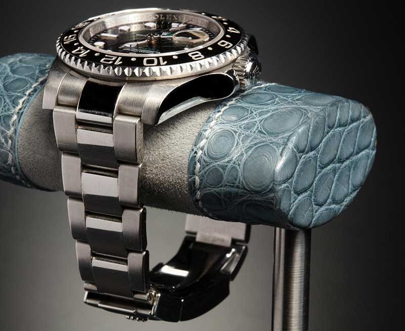 Duret Paris : de très luxueux supports de montre en crocodile