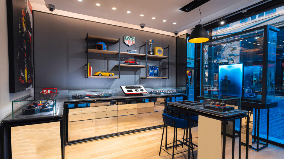 TAG Heuer ouvre sa première boutique monomarque à Marseille avec la famille Frojo TAG Heuer ouvre sa première boutique monomarque à Marseille avec la famille Frojo