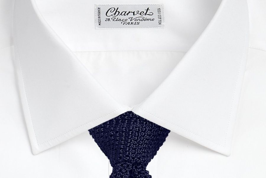 La cravate en tricot : l'art de la nonchalante élégance...