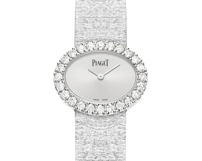 Piaget montre ovale en or blanc Piaget montre ovale en or blanc