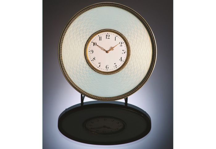 Vente aux enchères : une pendulette de bureau Fabergé calibre Moser vendue près de 90.000 euros