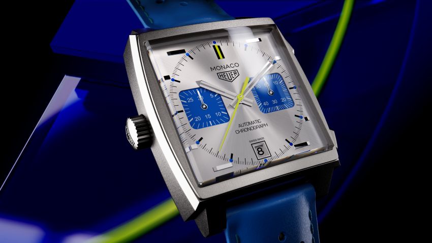 TAG Heuer Monaco Chronograph Racing Blue : hommage au bleu racing des bolides français