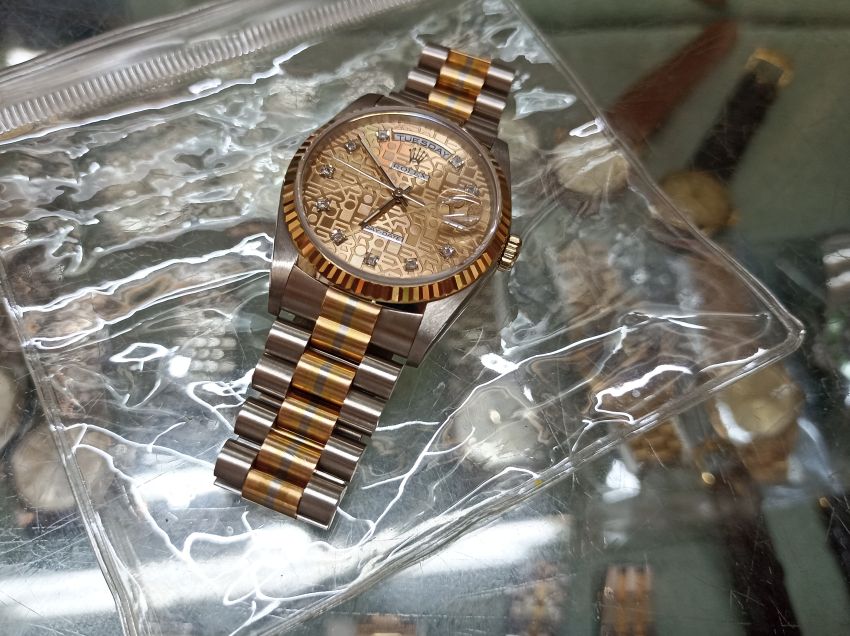 Hong-Kong : probablement le plus petit magasin de montres vintage au monde