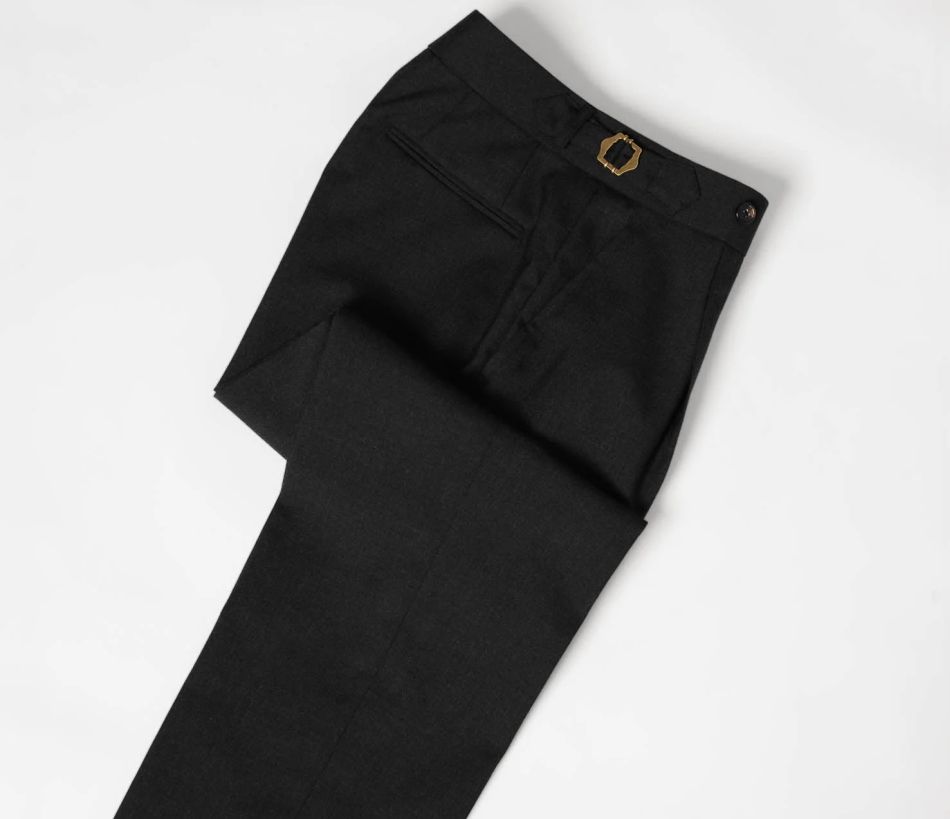 Le pantalon gris : un fondamental de l'élégance masculine