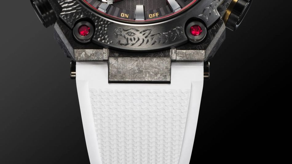 G-SHOCK MR-G B2000SG : une montre très haut de gamme inspirée d'un casque de samouraï