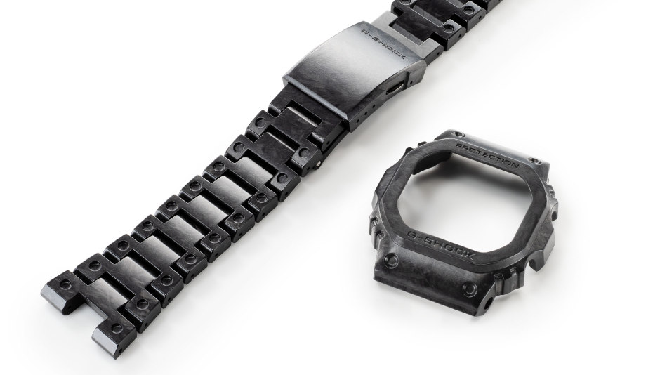 G-SHOCK : la gamme 5000 est présentée dans une version fabriquée à partir de différents matériaux en carbone G-SHOCK : la gamme 5000 est présentée dans une version fabriquée à partir de différents matériaux en carbone