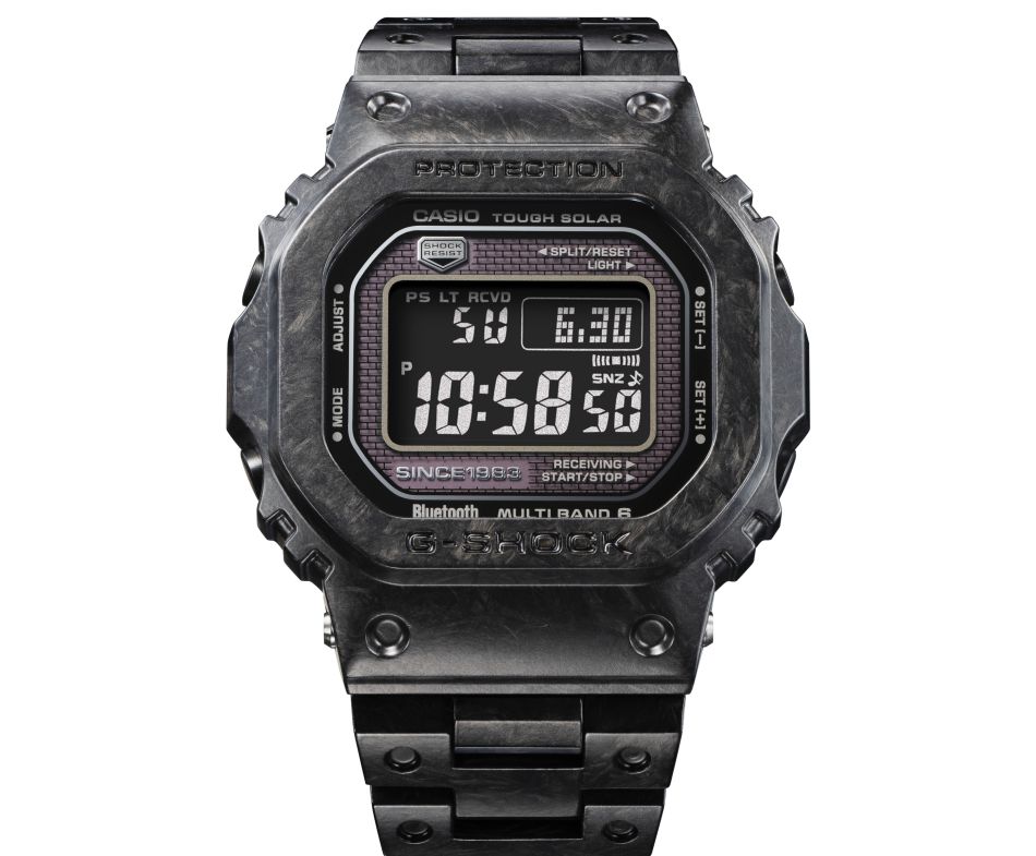 G-SHOCK : la gamme 5000 est présentée dans une version fabriquée à partir de différents matériaux en carbone G-SHOCK : la gamme 5000 est présentée dans une version fabriquée à partir de différents matériaux en carbone