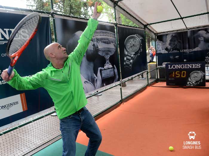 Longines : son smash bus dans les rues de Paris pendant Roland Garros 2015