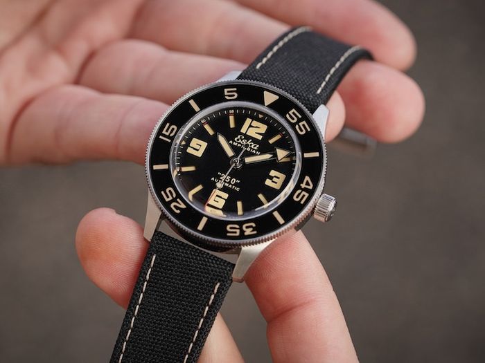 Jean Rousseau : un bracelet Compass en Cordura pour l'Amphibian d'Eska Jean Rousseau : un bracelet Compass en Cordura pour l'Amphibian d'Eska