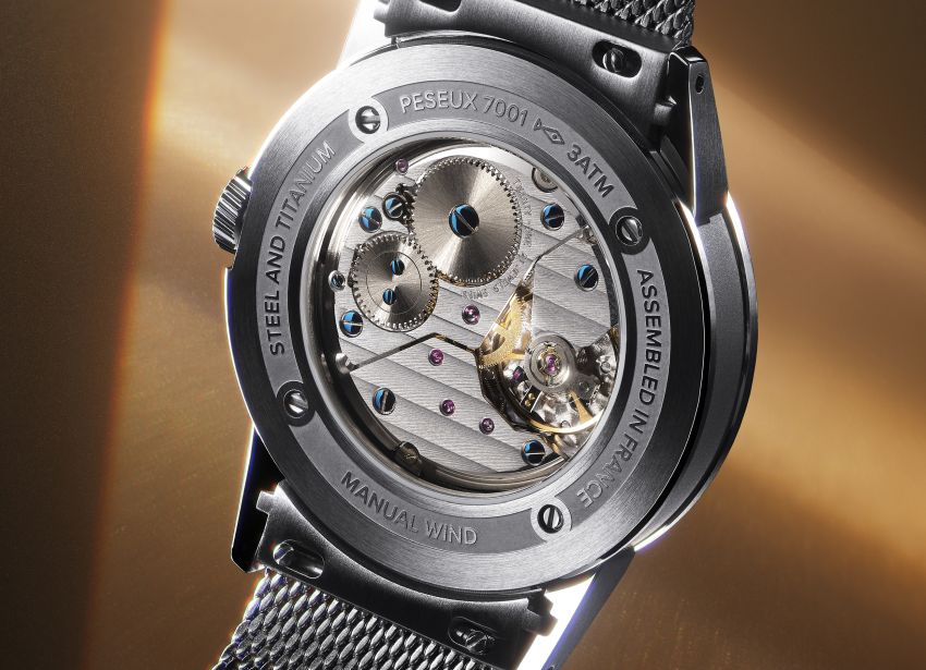 Baltic Prismic : montre de ville d'inspiration vintage avec boitier bi-matière en acier et titane Baltic Prismic : montre de ville d'inspiration vintage avec boitier bi-matière en acier et titane