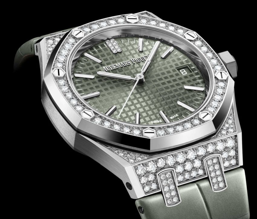 Audemars Piguet : deux nouvelles références en 37 mm dans la collection Royal Oak Audemars Piguet : deux nouvelles références en 37 mm dans la collection Royal Oak