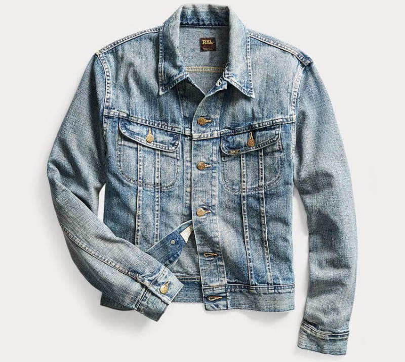 Avec le retour du printemps, celui de l'incontournable blouson en denim