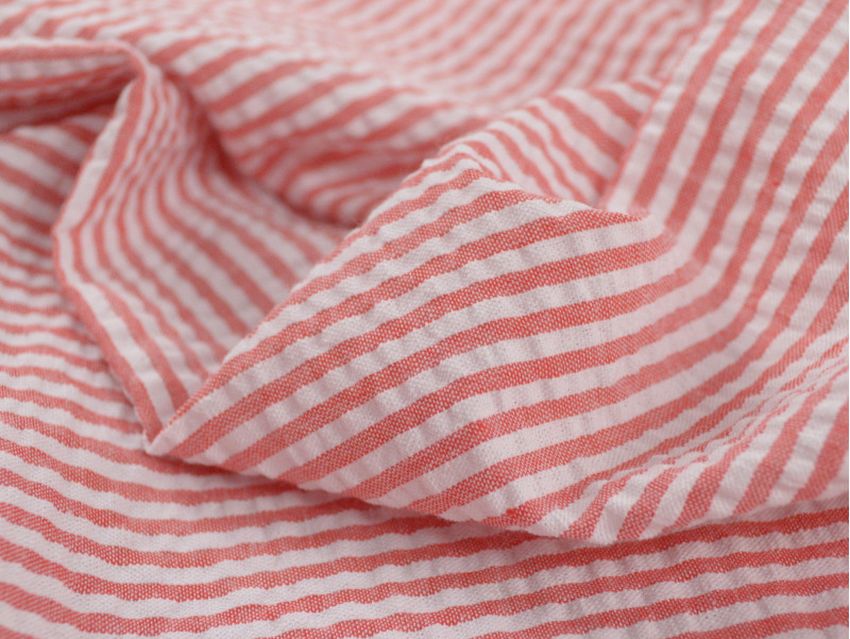 Seersucker : un tissu très "cool" quand reviennent les chaudes journées de printemps... Seersucker : un tissu très "cool" quand reviennent les chaudes journées de printemps...