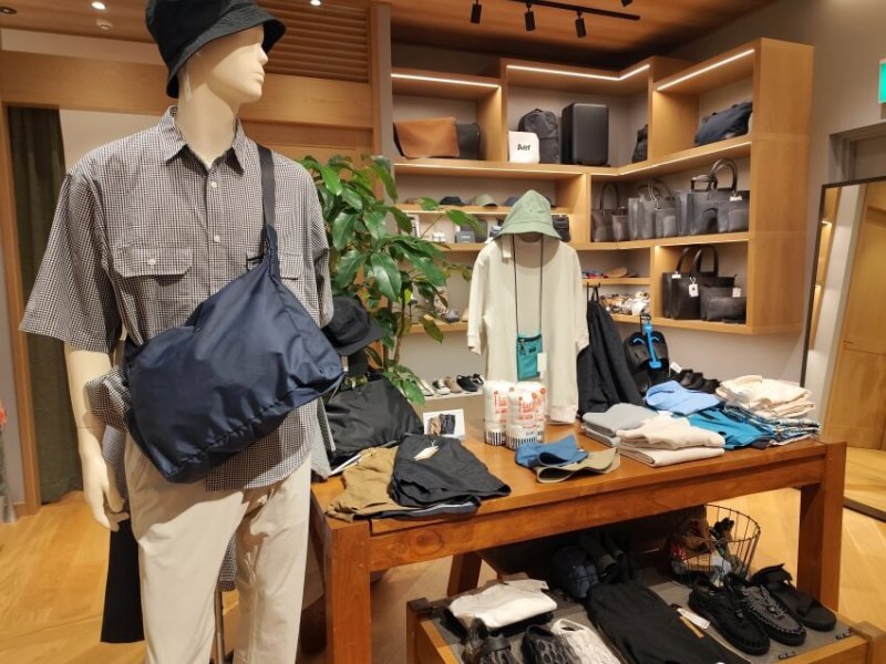 Japon : Beams, Ships, United Arrows et Tomorrowland, les 4 fantastiques du vestiaire masculin Japon : Beams, Ships, United Arrows et Tomorrowland, les 4 fantastiques du vestiaire masculin