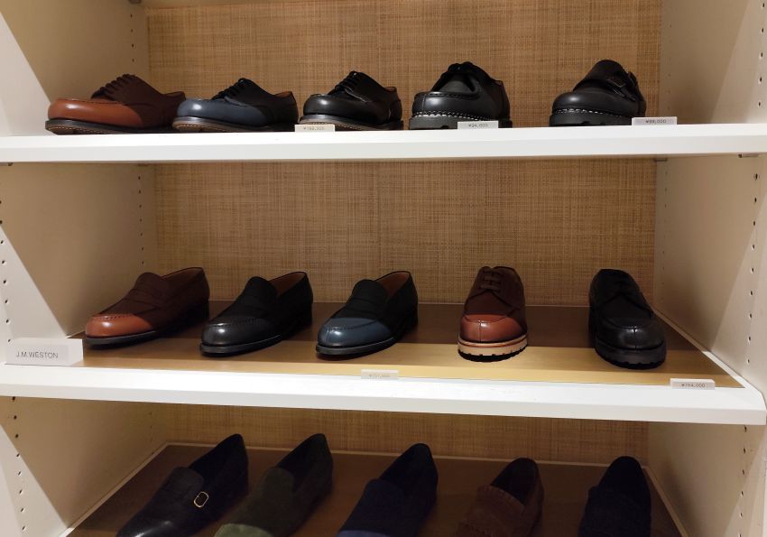 Japon : Beams, Ships, United Arrows et Tomorrowland, les 4 fantastiques du vestiaire masculin Japon : Beams, Ships, United Arrows et Tomorrowland, les 4 fantastiques du vestiaire masculin