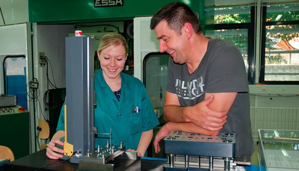 Faiseur d'étampes : un métier qui revient grâce à Vaucher Manufacture Fleurier Faiseur d'étampes : un métier qui revient grâce à Vaucher Manufacture Fleurier