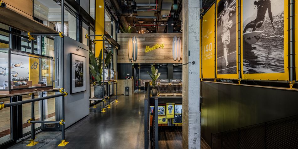 Paris : Breitling inaugure un pop-up store de 400m2 sur les Champs-Elysées Paris : Breitling inaugure un pop-up store de 400m2 sur les Champs-Elysées