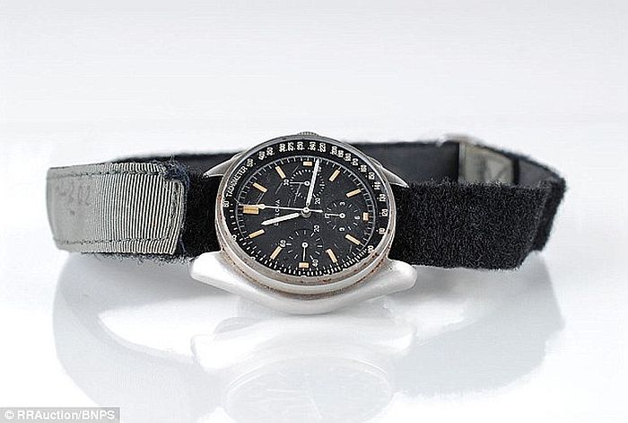 Le chrono Bulova qui a "marché sur la Lune" : estimé un million de dollars Le chrono Bulova qui a "marché sur la Lune" : estimé un million de dollars