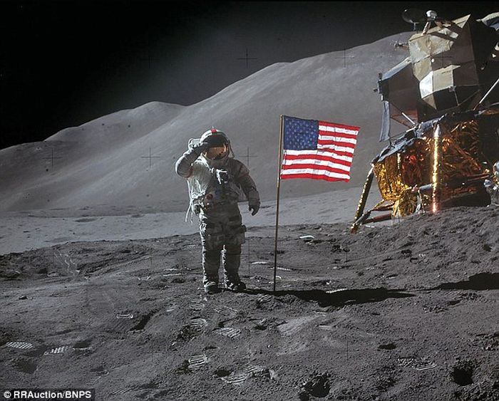 Le chrono Bulova qui a "marché sur la Lune" : estimé un million de dollars Le chrono Bulova qui a "marché sur la Lune" : estimé un million de dollars