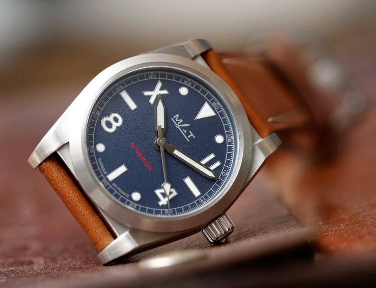 AG 7 MATWatches : bleu blanc rouge