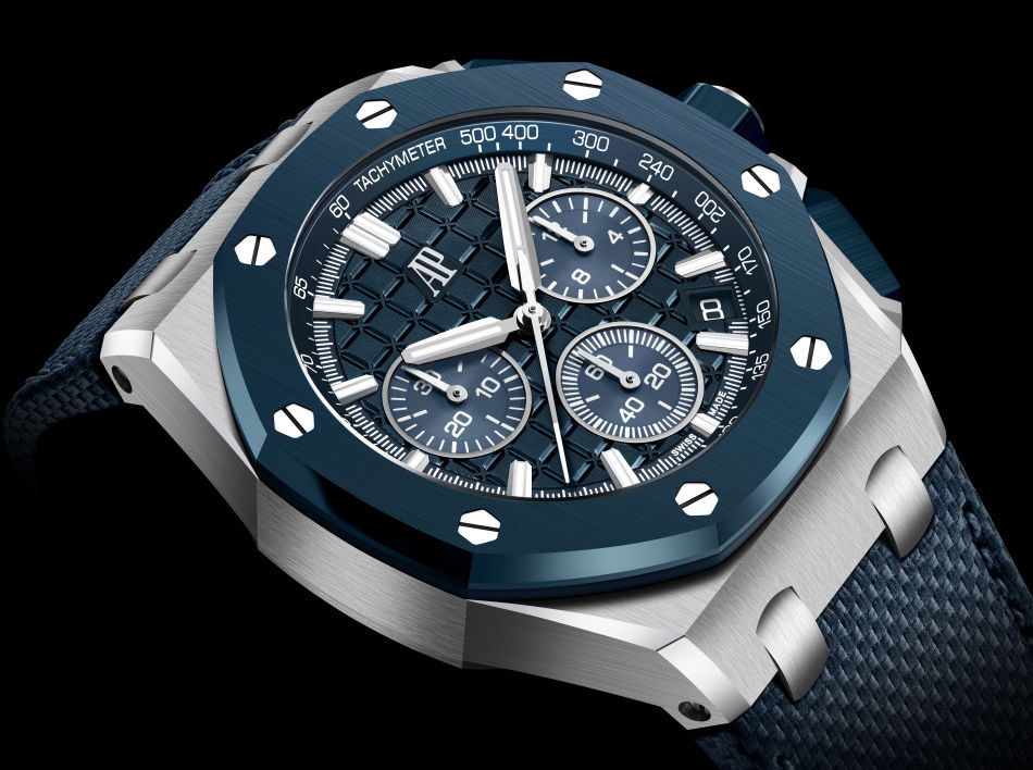 Audemars Piguet : Bleu nuit, Nuage 50, trois nouveautés dans une nouvelle nuance de céramique bleue
