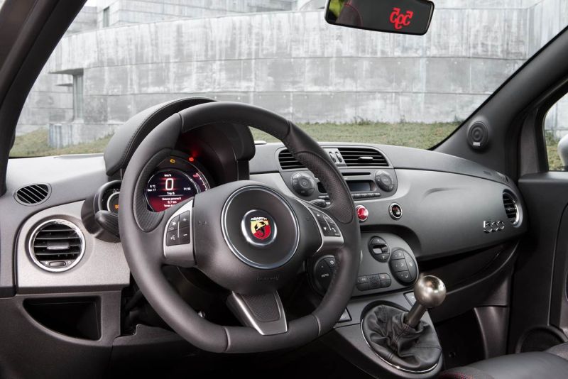 Abarth Competizione by TAG Heuer : une voiture toujours à l'heure
