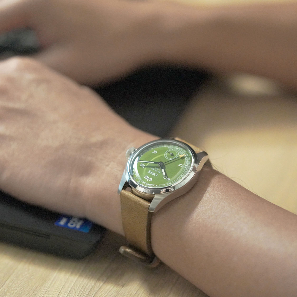 Bangkok : Oris x Trocadero, édition limitée Big Crown Pointer Date très originale avec chiffres thaï