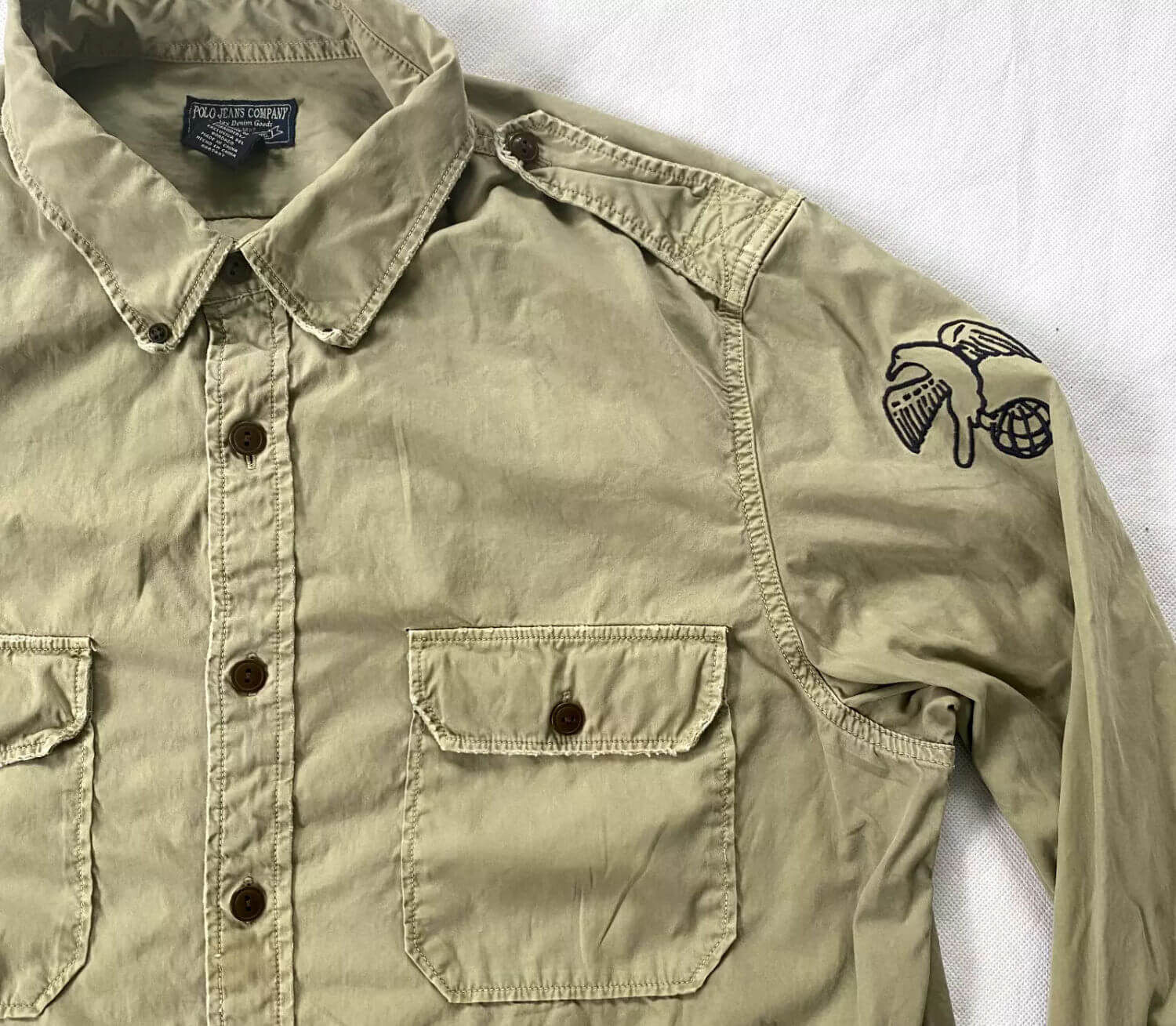 La chemise militaire : quand l'élégance civile puise dans le vestiaire de l'armée !