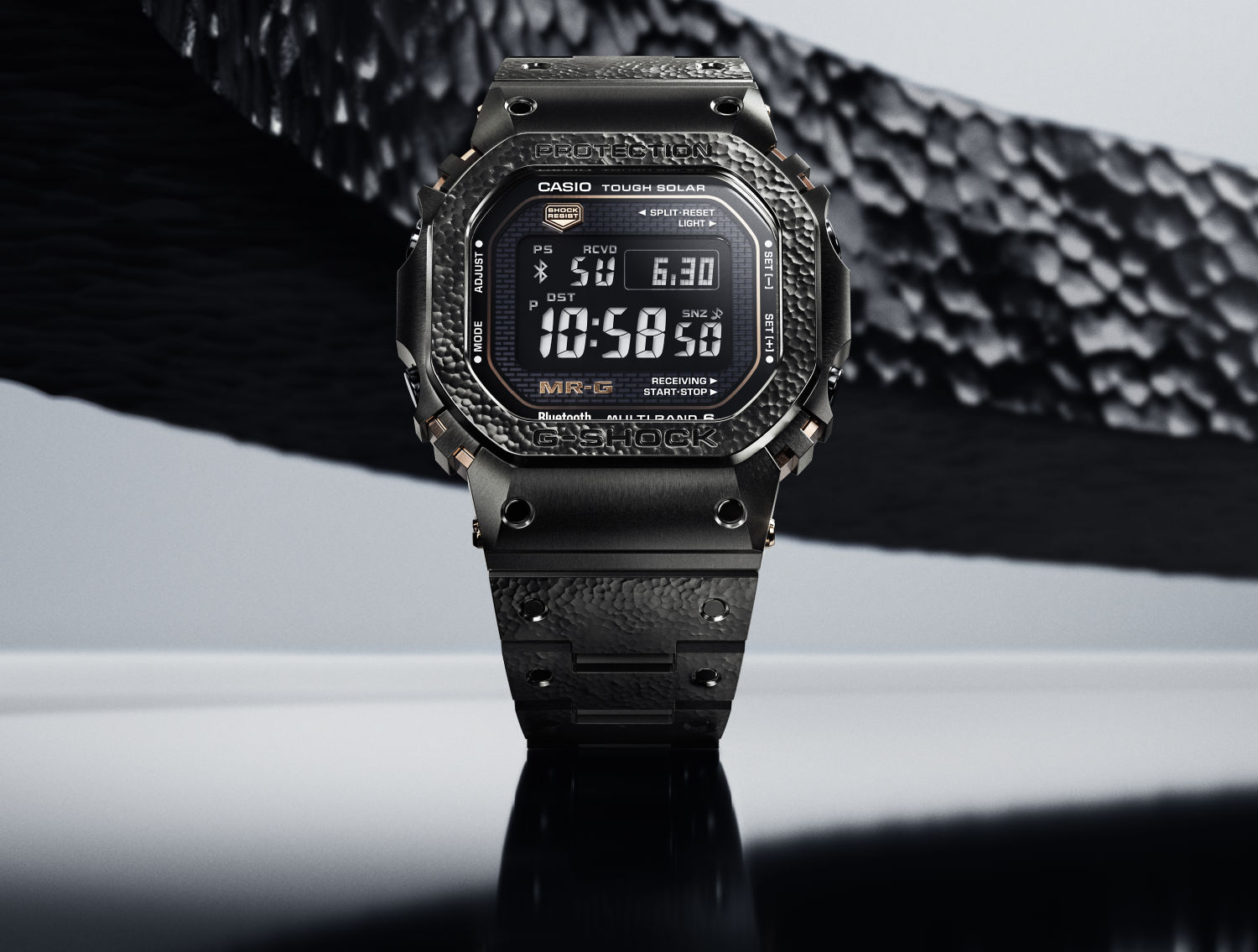 G-SHOCK MRG-B5000HT : la technique du martelage tsuiki à l'honneur