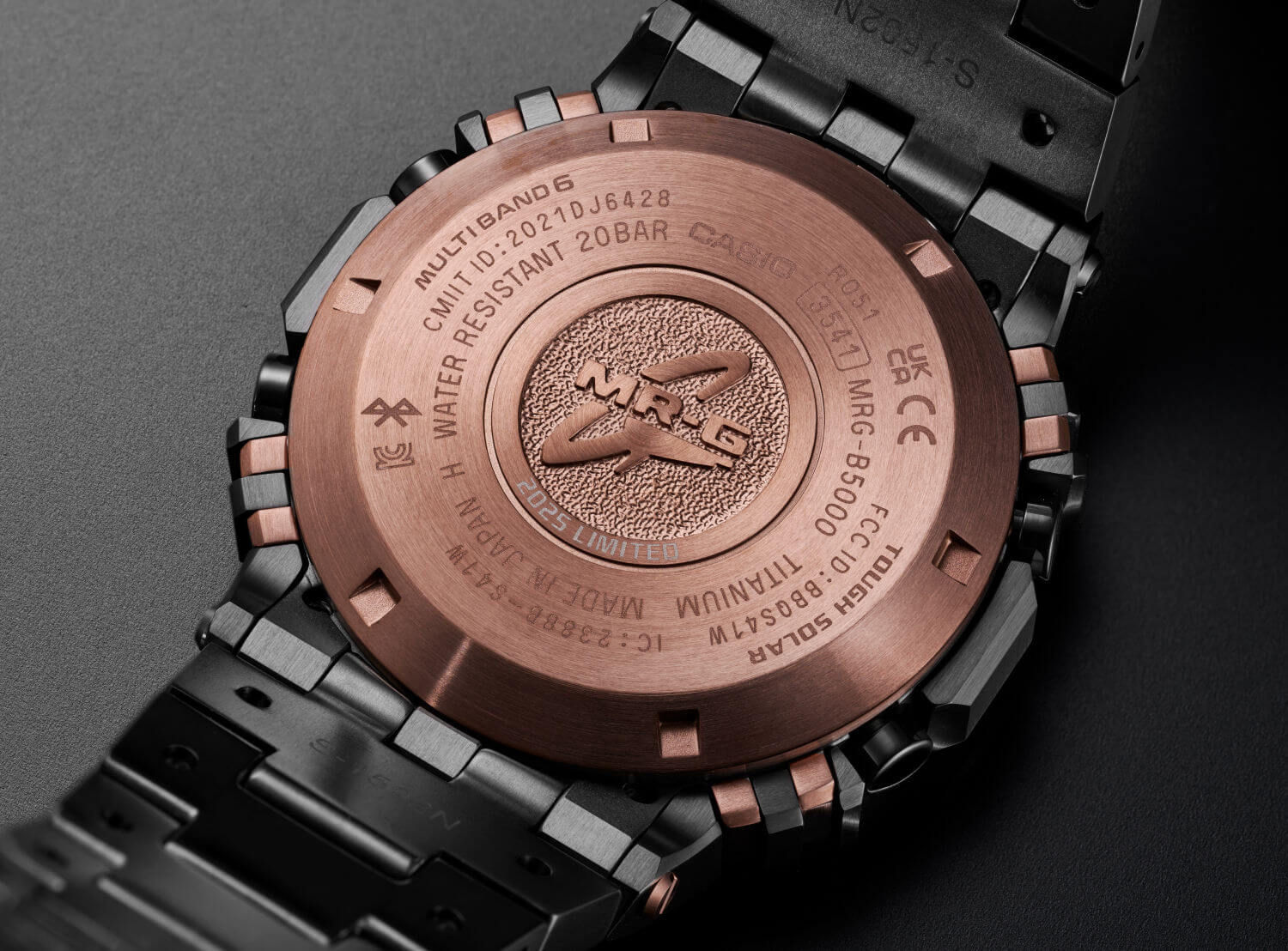 G-SHOCK MRG-B5000HT : la technique du martelage tsuiki à l'honneur