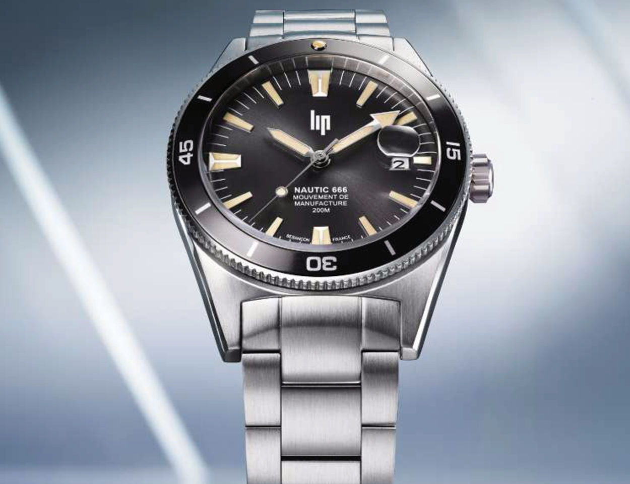 La nouvelle Nautic 666 plonge désormais avec le calibre R26 "maison" de chez LIP