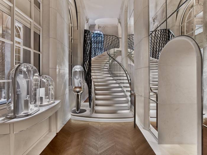 Van Cleef & Arpels : une nouvelle adresse au 20, place Vendôme Van Cleef & Arpels : une nouvelle adresse au 20, place Vendôme