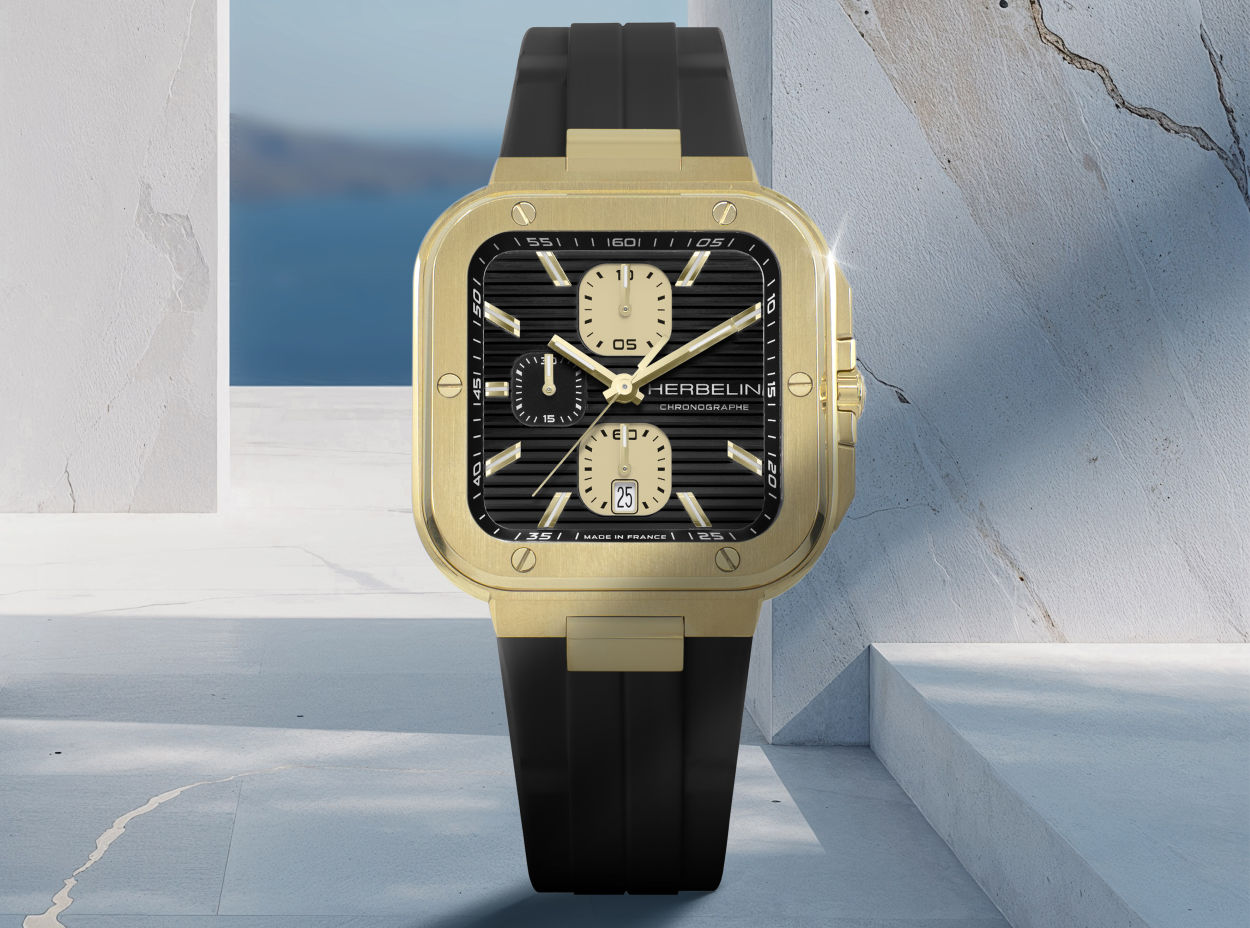 Herbelin Cap Camarat Square Chronographe : PVD or jaune et cadran noir et champagne
