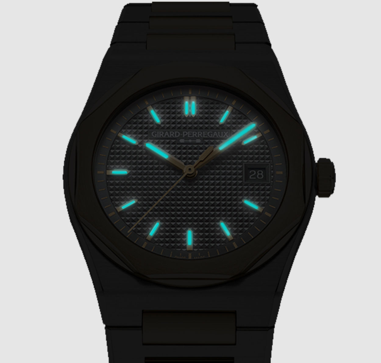 Laureato Fifty : une très belle quinquagénaire en or et acier