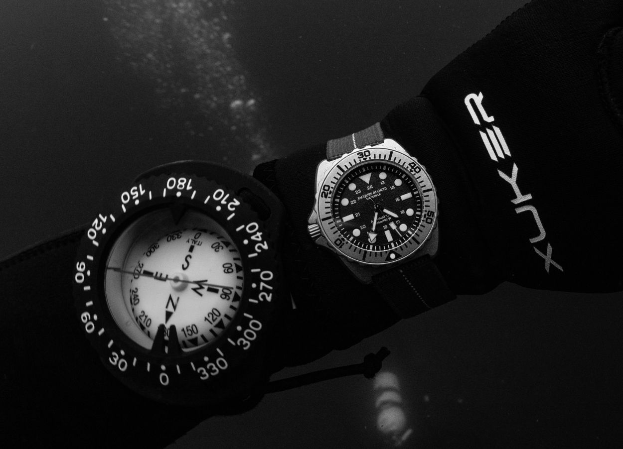 Jacques Bianchi JB 300 Profonde x Deepsea.edc : montre-outil radicale Jacques Bianchi JB 300 Profonde x Deepsea.edc : montre-outil radicale