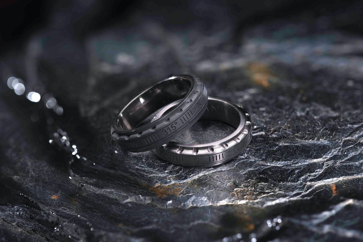 Atelier du Tantale : Atlante, une bague pour hommes en tantale en hommage aux plongeurs