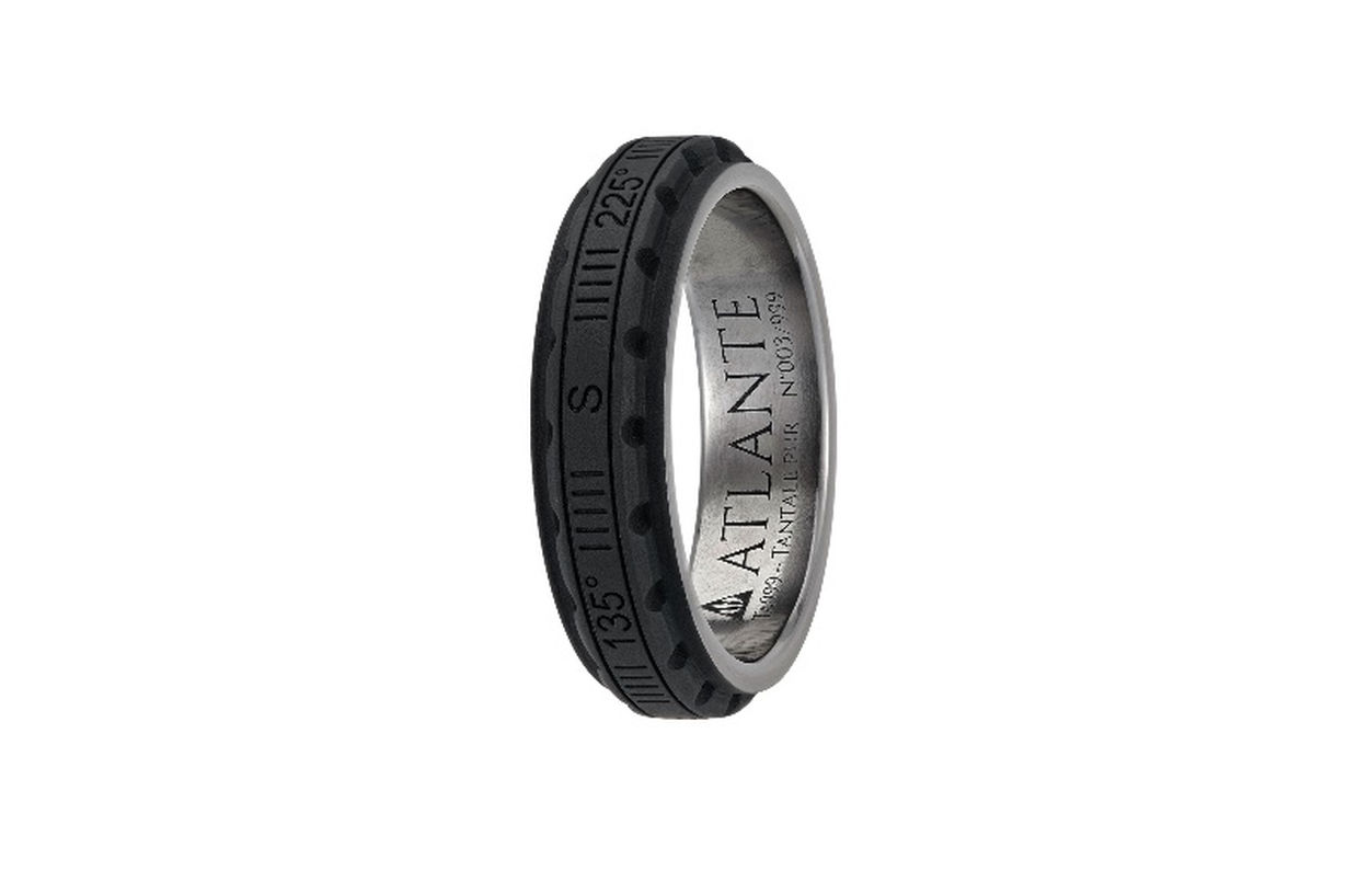 Atelier du Tantale : Atlante, une bague pour hommes en tantale en hommage aux plongeurs Atelier du Tantale : Atlante, une bague pour hommes en tantale en hommage aux plongeurs