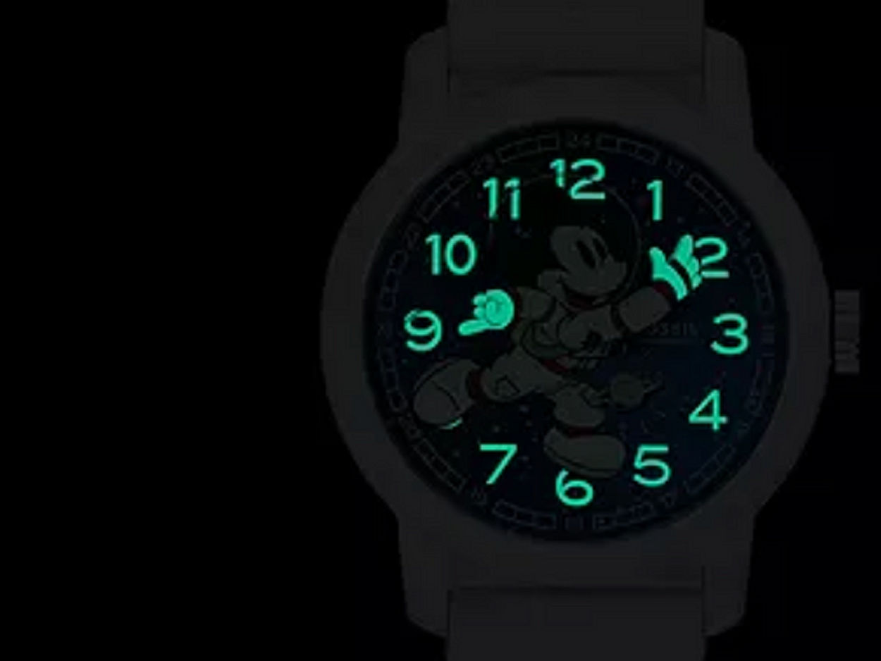 Fossil : une montre Mickey Mouse astronaute en édition limitée à 1.008 exemplaires