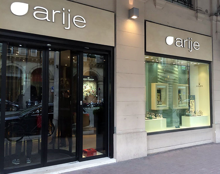 Frédérique Constant s'installe chez Arije rue Castiglione Frédérique Constant s'installe chez Arije rue Castiglione