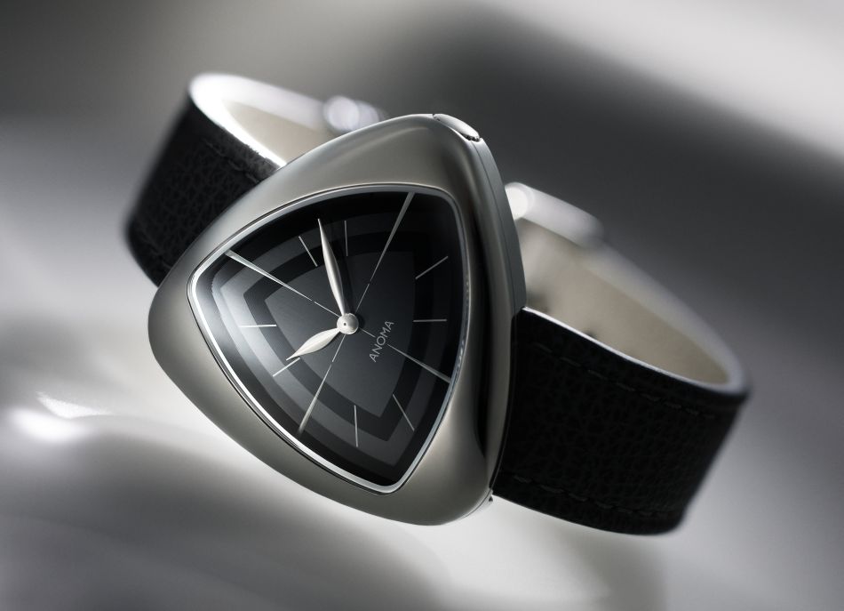 Cinq montres chics et décalées à porter pendants les dîners de fin d'année