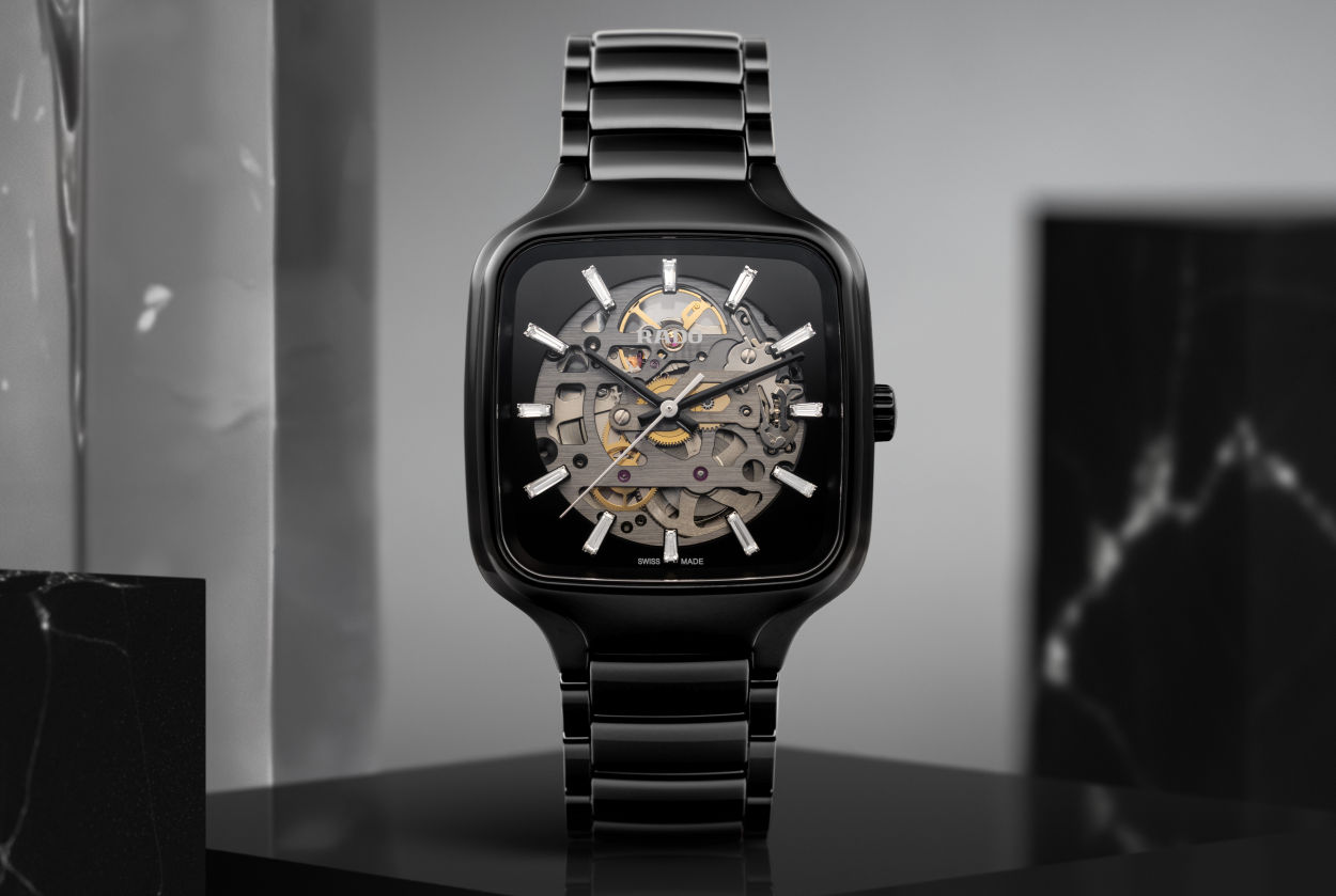 Rado True Square Skeleton : quand douze index en diamants rythment les heures