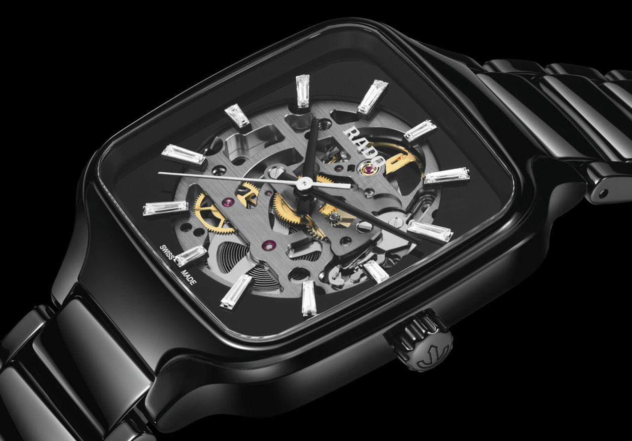 Rado True Square Skeleton : quand douze index en diamants rythment les heures