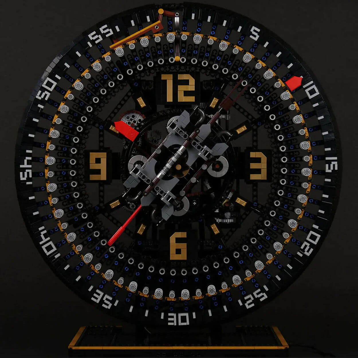 Quand LEGO rencontre l'horlogerie : la fascinante Mangle Rack Clock d'Akiyuki