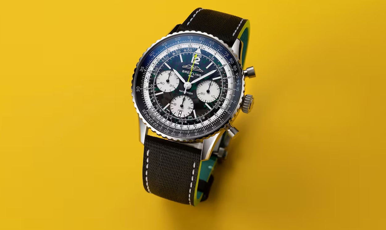 Navitimer B01 Chronograph 43 Aston Martin Aramco F1 : la toute première Navitimer en titane