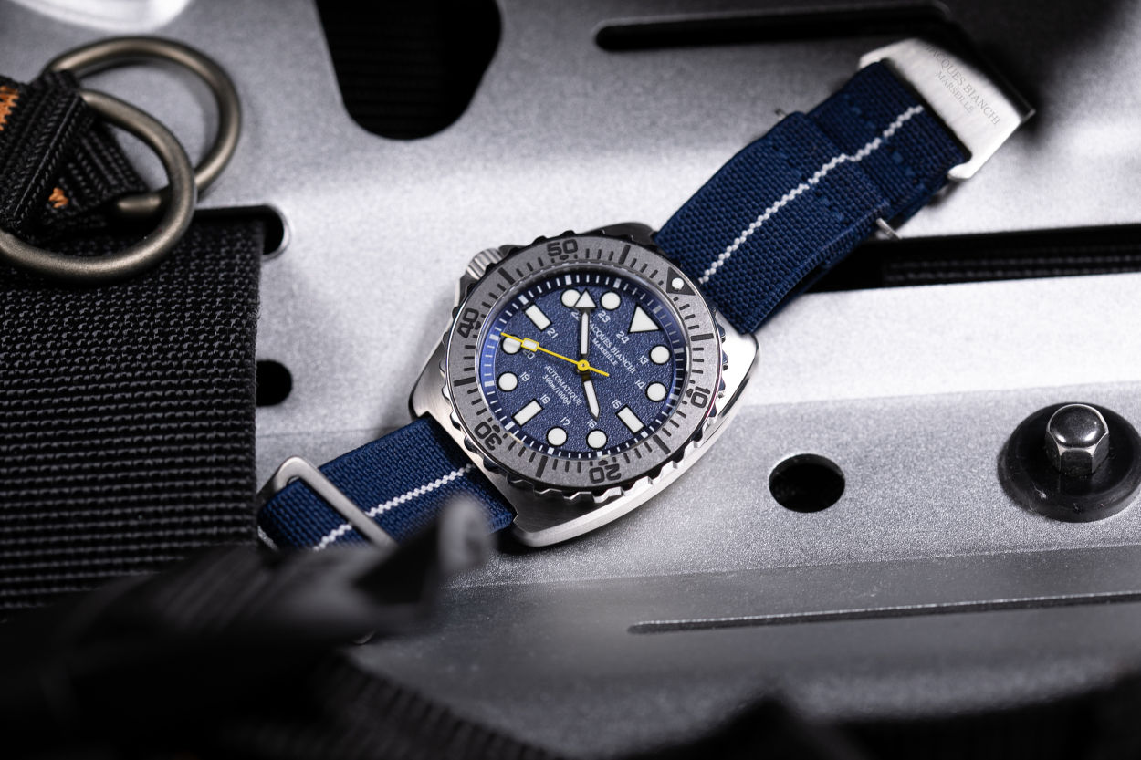 Jacques Bianchi JB300 Indigo Maris : cadran bleu pour Grande Bleue