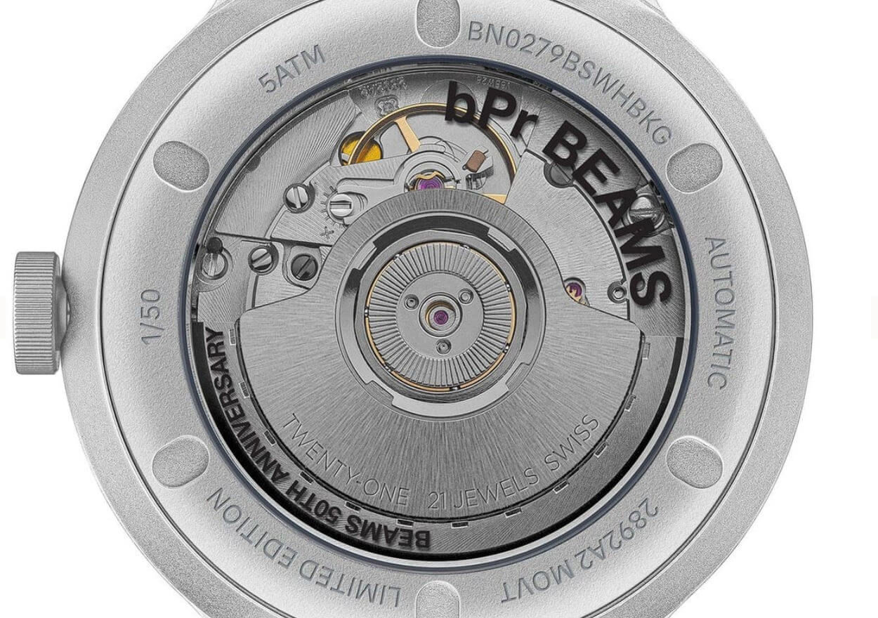 Braun x BEAMS : une montre Bauhaus exclusive pour les 50 ans du concept-store japonais