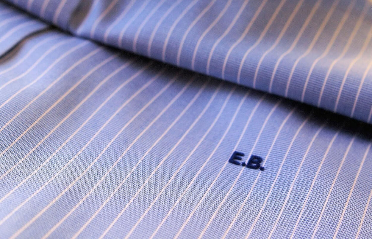 Chemises : le monogramme ou le charme discret de porter vos initiales...