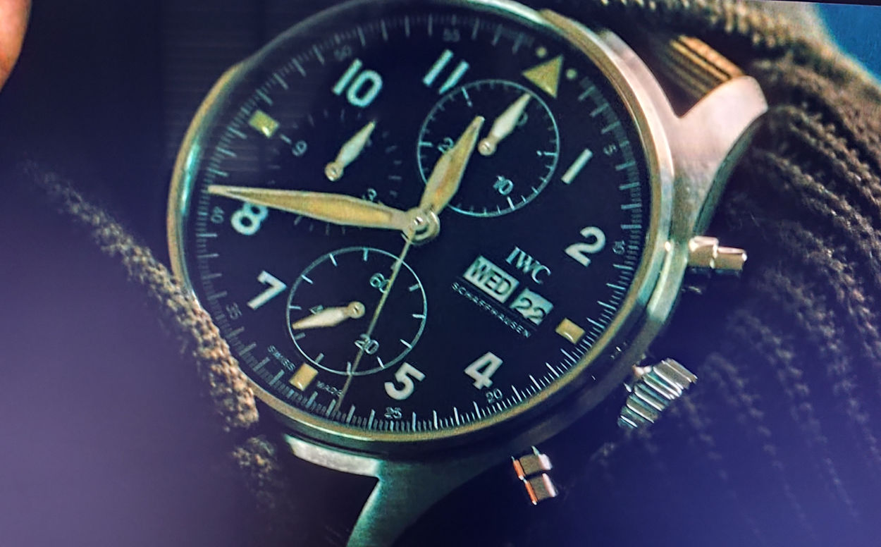 The boys : Karl Urban porte un chronographe de pilote IWC